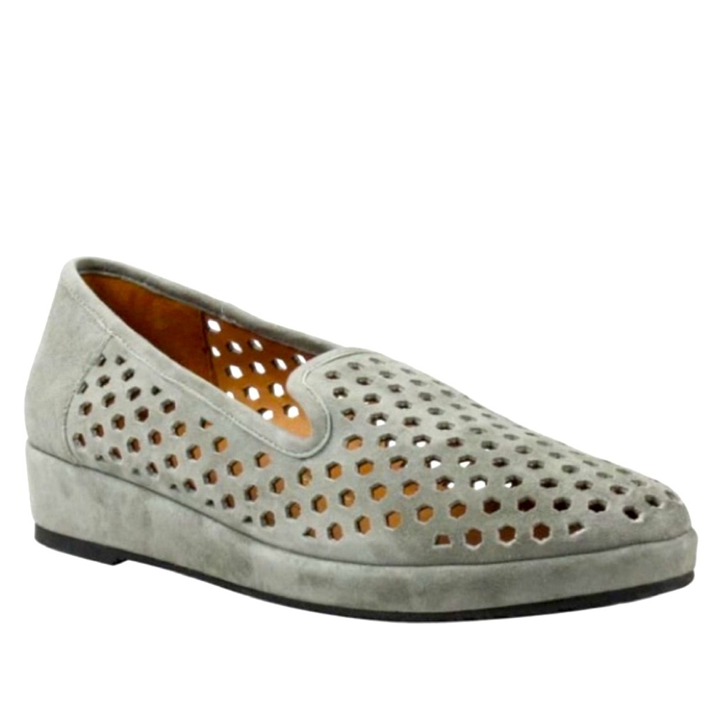 L’AMOUR DES PIEDS Green Suede Women's Clemence Loafers